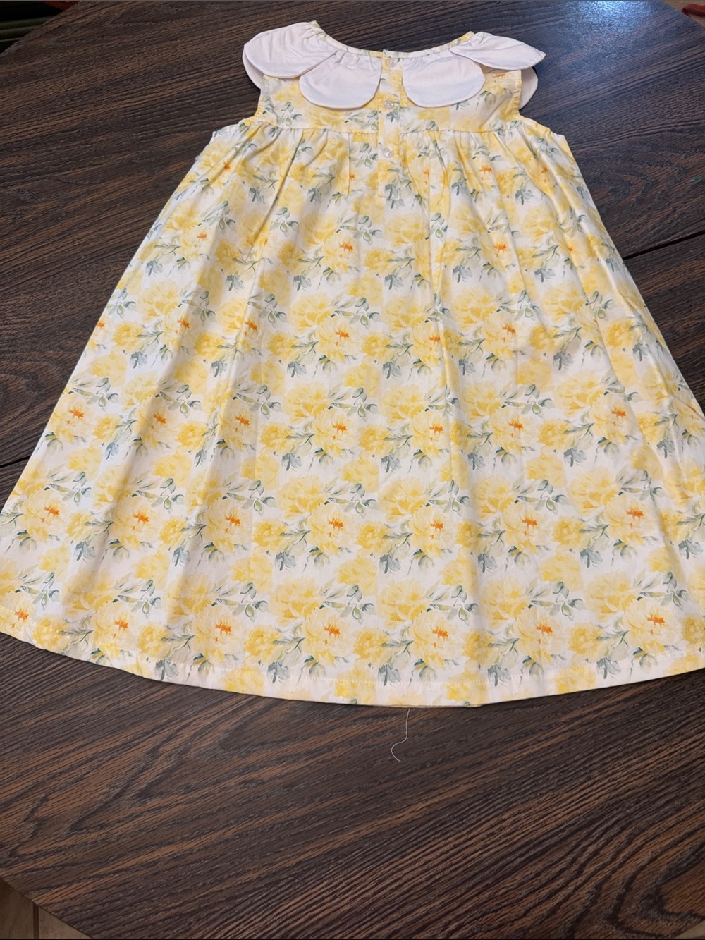 Stitchy Fish 7 Yellow Floral Dress with Scalloped Collar - Picture 6 of 7